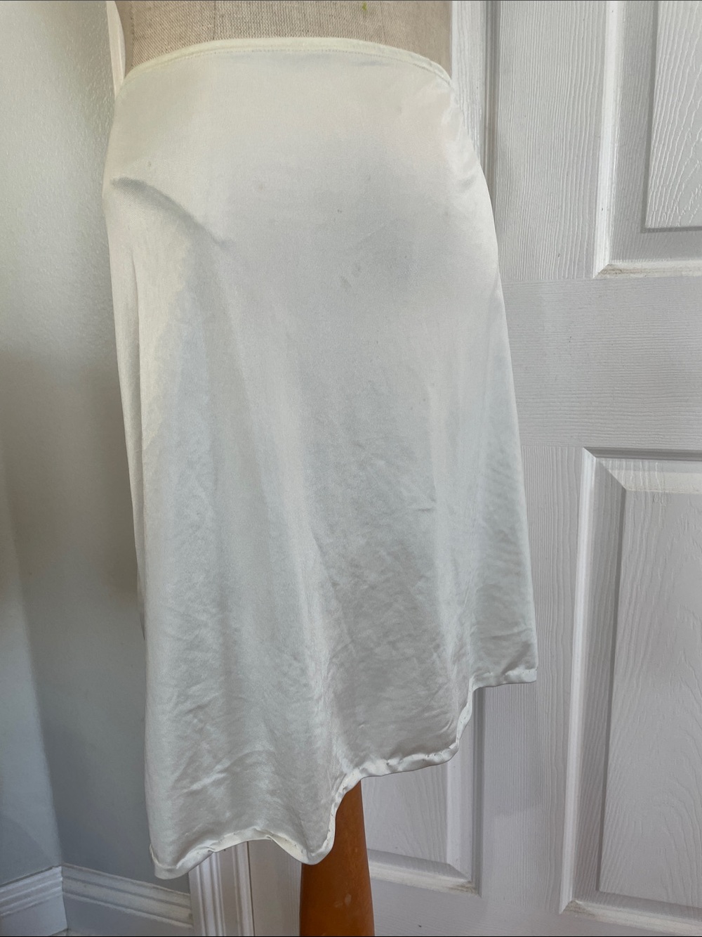 Vintage Olga Classic creamy White Women’s have slip elastic waist size S - Picture 2 of 6